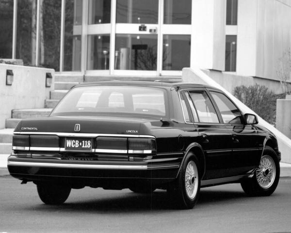 Фото Lincoln Continental VIII Седан