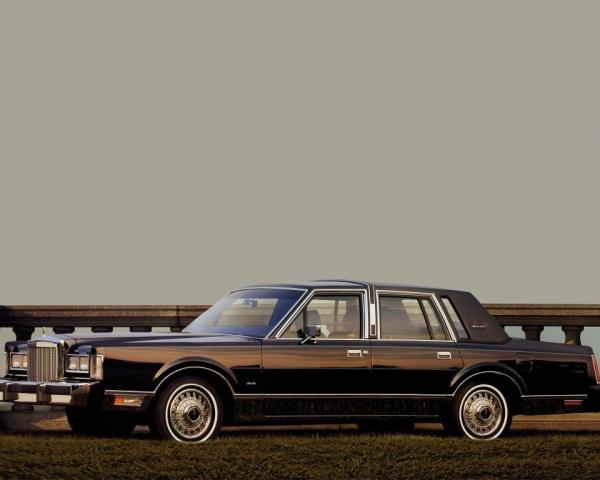 Фото Lincoln Town Car I Седан