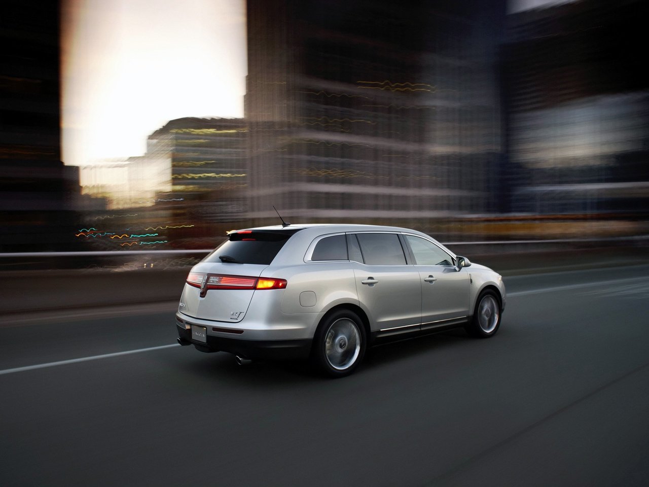 Фото Lincoln MKT I