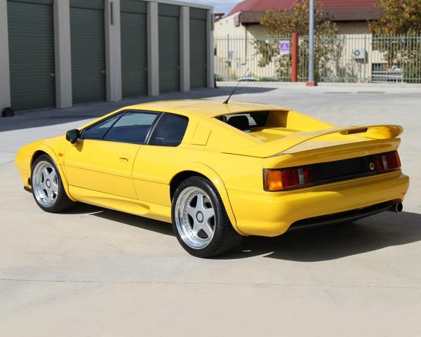 Фото Lotus Esprit V Купе