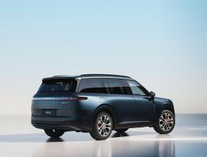 Фото Lynk & Co 900 I