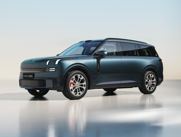 Фото Lynk & Co 900 I