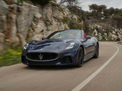 Фото Maserati GranCabrio II Кабриолет