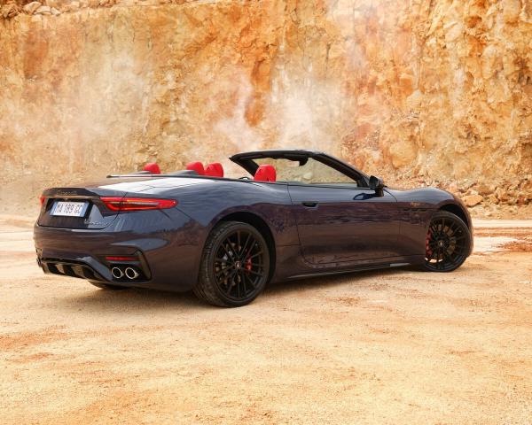 Фото Maserati GranCabrio II Кабриолет