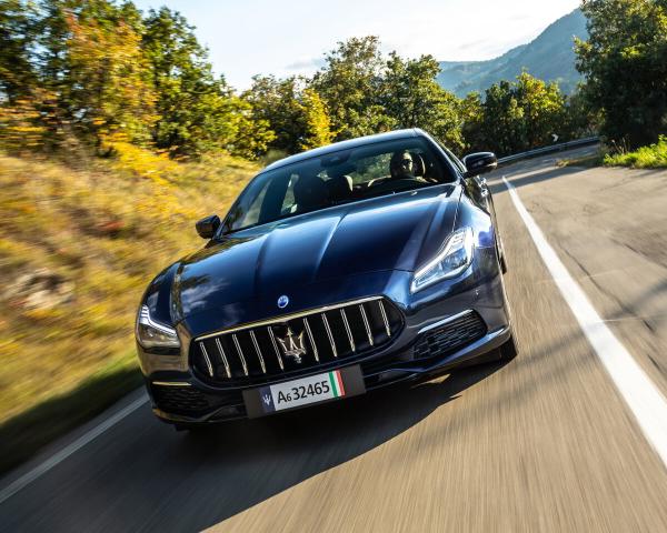 Фото Maserati Quattroporte VI Рестайлинг 2 Седан