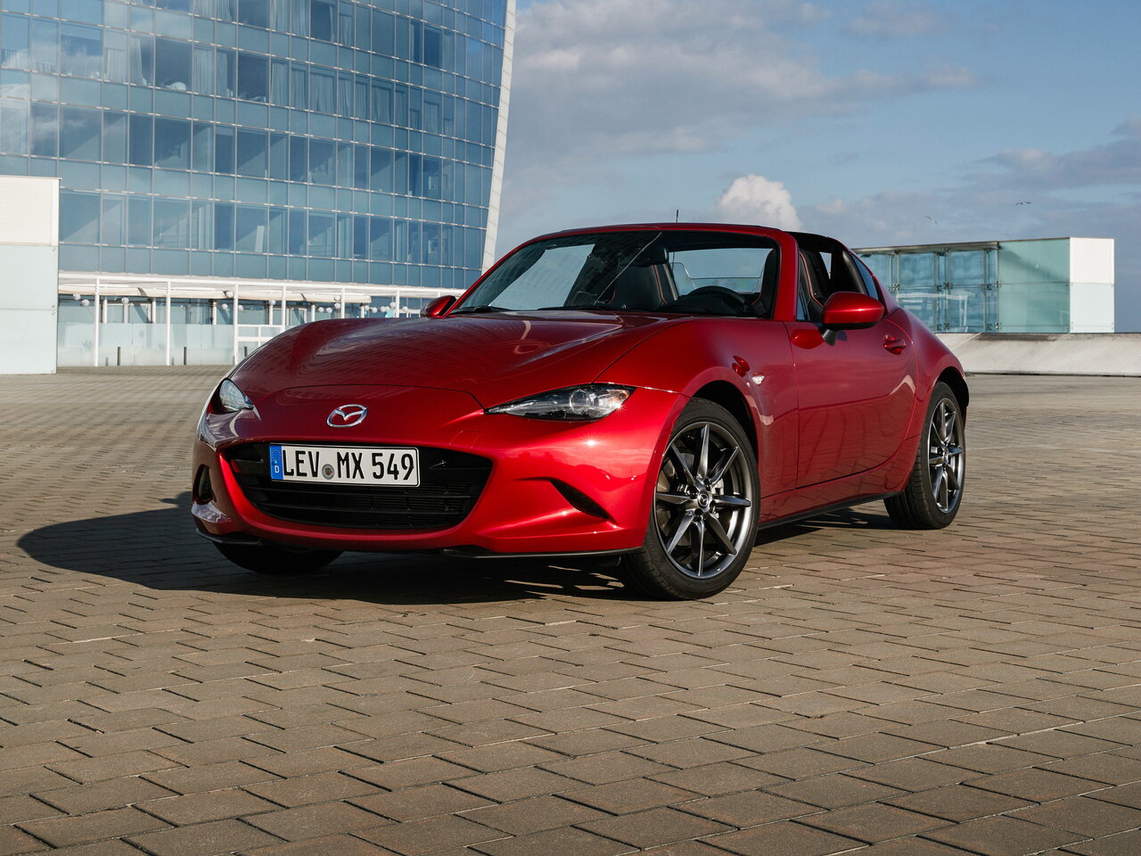 Фото Mazda MX-5 IV (ND)