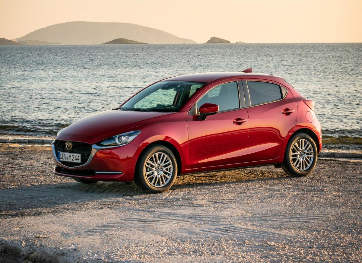 Сравнение Мазда 2 и Мазда 3, что лучше Mazda 2 или Mazda 3