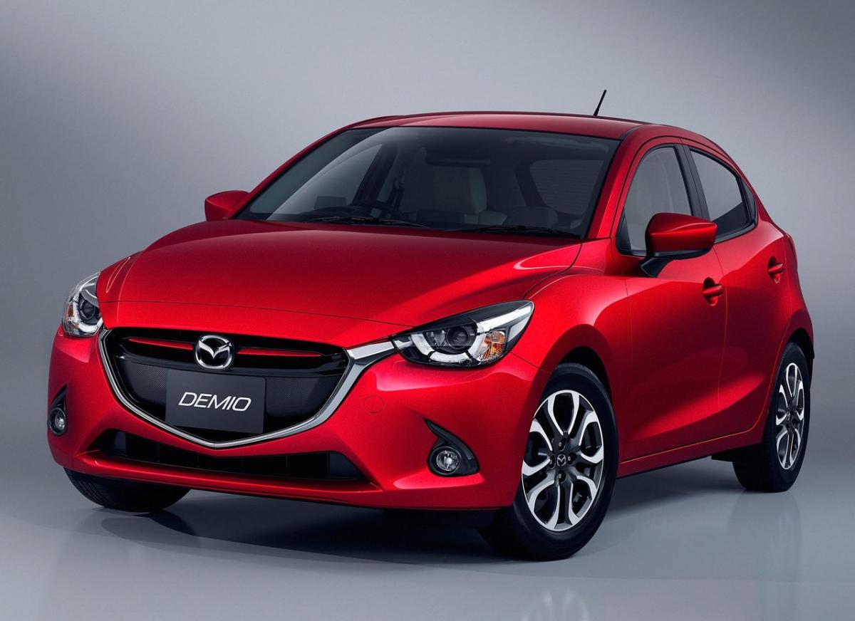 Сравнение Мазда 3 и Мазда Демио, что лучше Mazda 3 или Mazda Demio