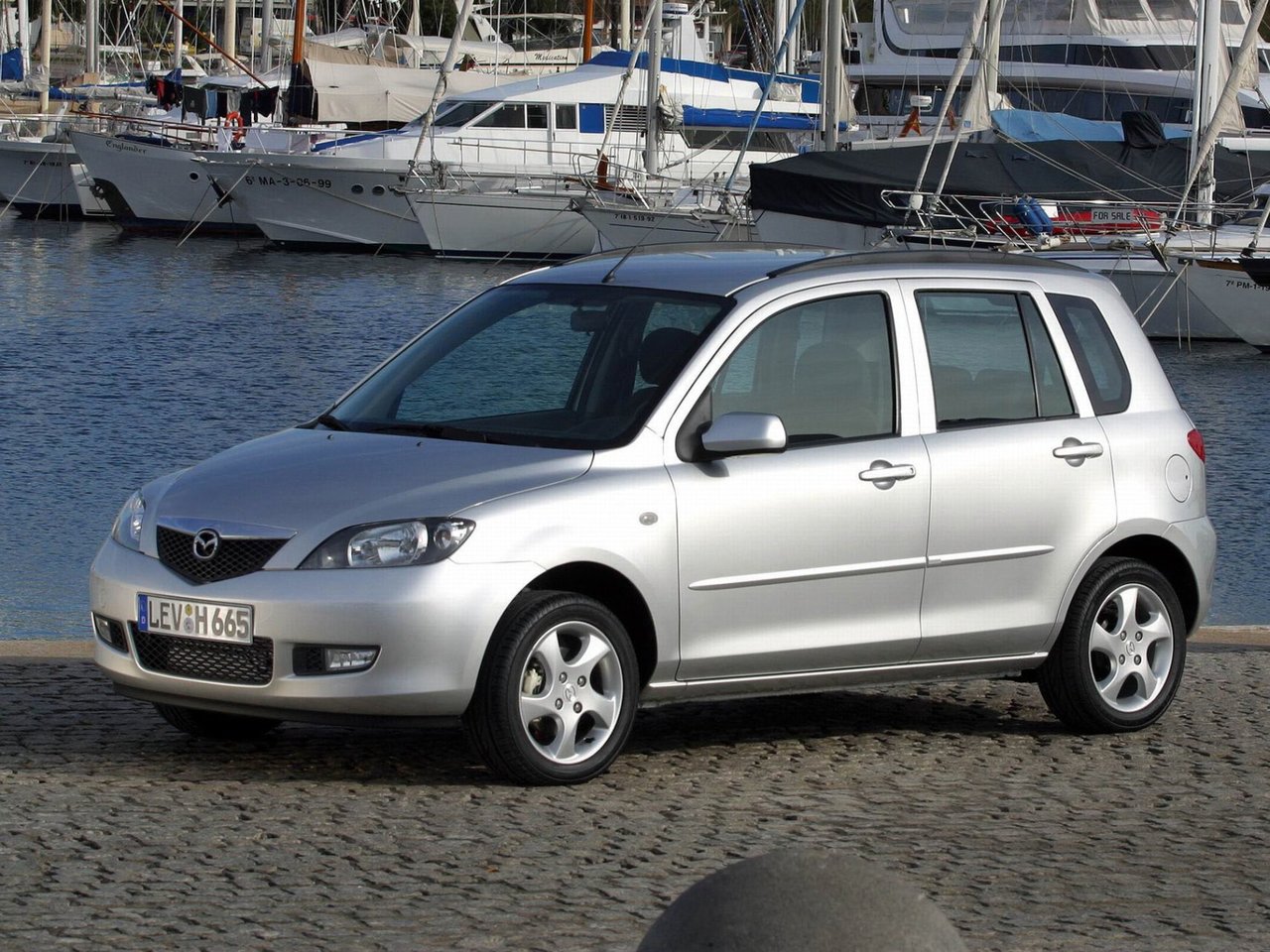 Характеристики 1.6 MT Бензин, Передний привод, Механика, 101 л.с. Mazda 2 1  поколение (DY) 2003 - 2005, Хэтчбек 5 дв.