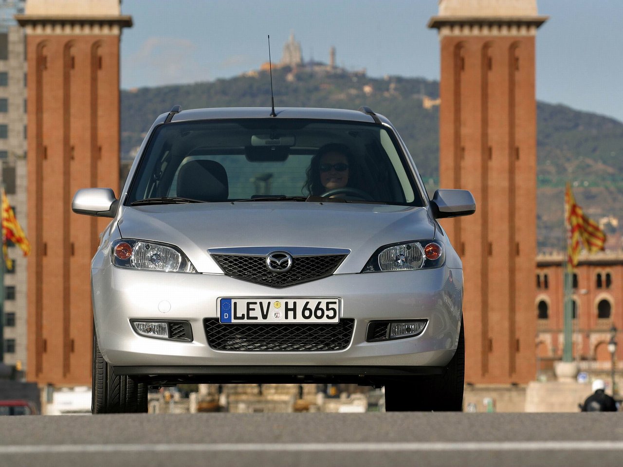 Характеристики 1.6 MT Бензин, Передний привод, Механика, 101 л.с. Mazda 2 1  поколение (DY) 2003 - 2005, Хэтчбек 5 дв.