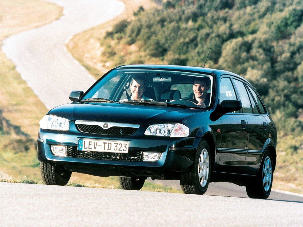 Характеристики 2.0 MT Дизель, Передний привод, Механика, 71 л.с. Mazda 323  6 поколение (BJ) 1998 - 2001, Хэтчбек 5 дв.