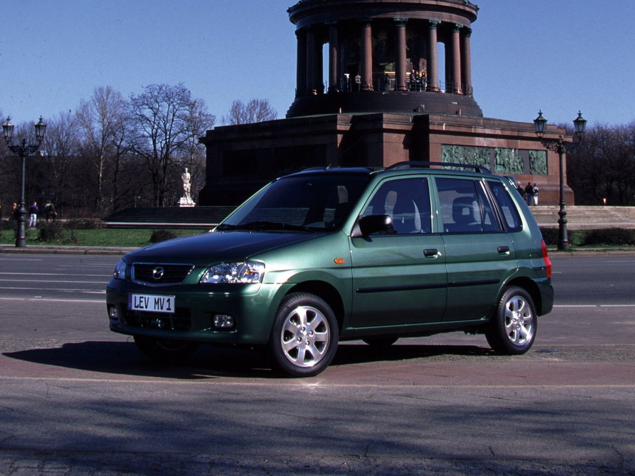 Фото Mazda Demio I (DW)