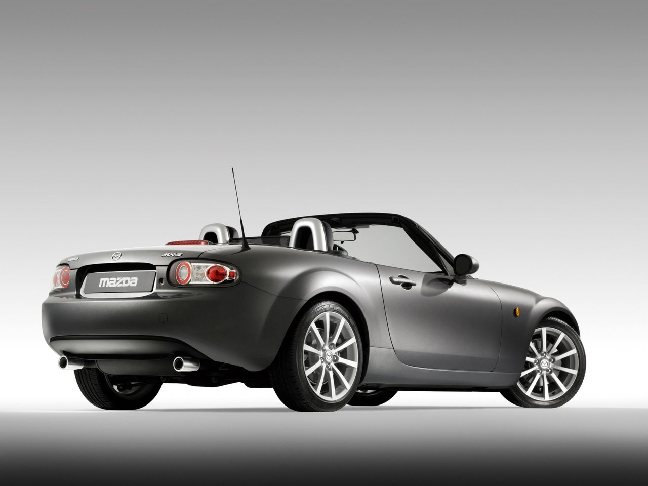 Фото Mazda MX-5 III (NC)