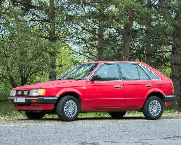 Фото Mazda Familia V (BF) Хэтчбек 5 дв.