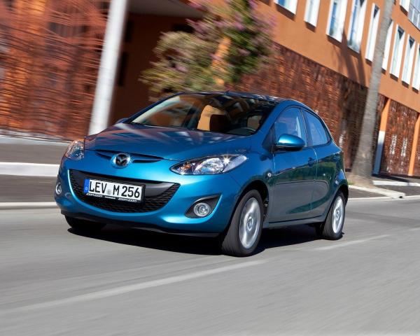 Фото Mazda 2 II Рестайлинг (DE2) Хэтчбек 5 дв.