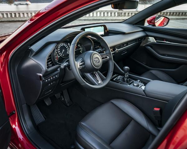 Фото Mazda 3 BP Хэтчбек 5 дв.