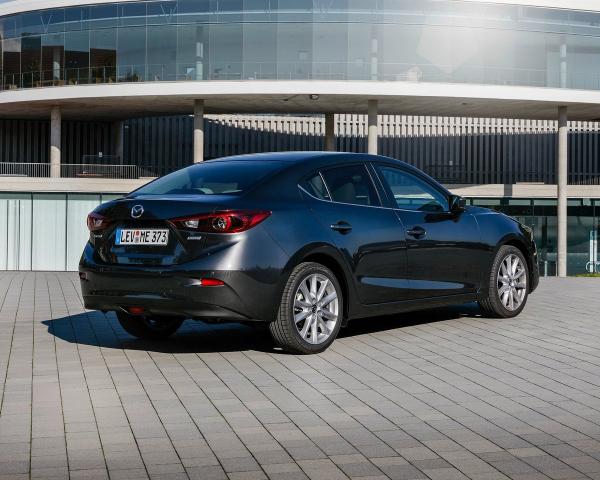 Фото Mazda 3 III (BM) Рестайлинг Седан