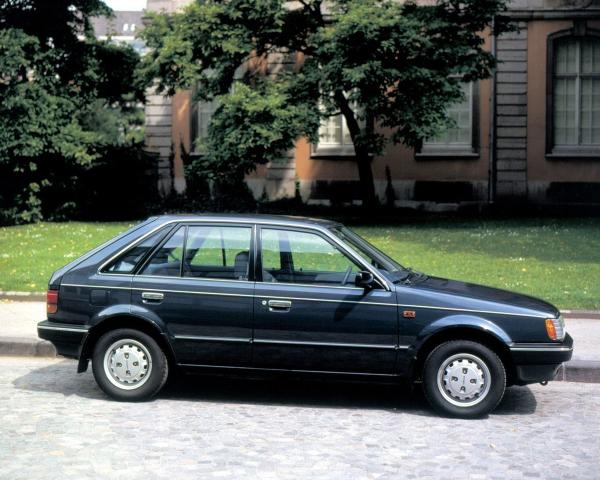 Фото Mazda 323 III (BF) Хэтчбек 5 дв.