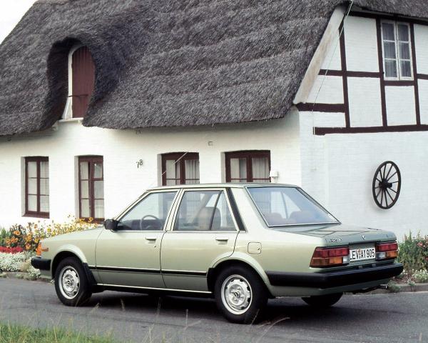 Фото Mazda 323 II (BD) Седан