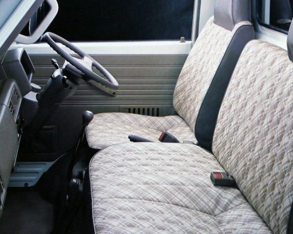 Фото Mazda Bongo III Минивэн Brawny