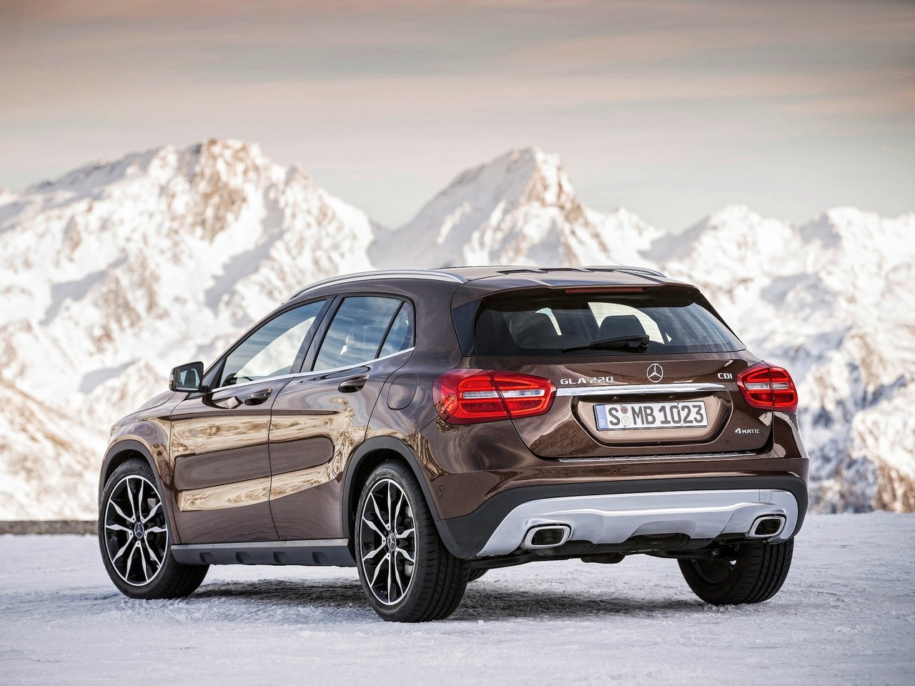 Фото Mercedes-Benz GLA I (X156)