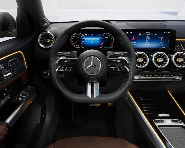Фото Mercedes-Benz GLB I (X247) Рестайлинг Внедорожник 5 дв.