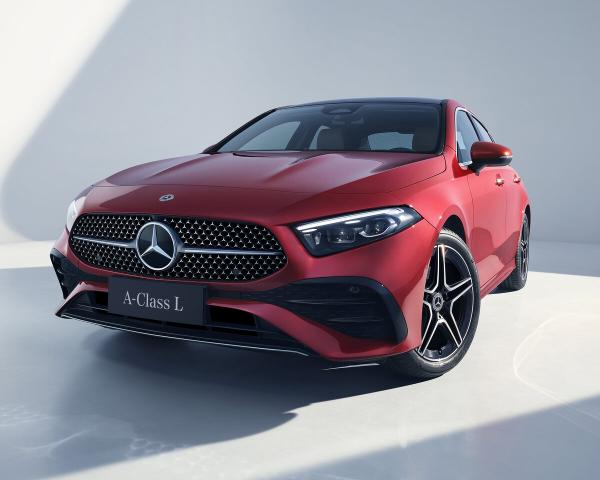 Фото Mercedes-Benz A-класс IV (W177) Рестайлинг Седан Long