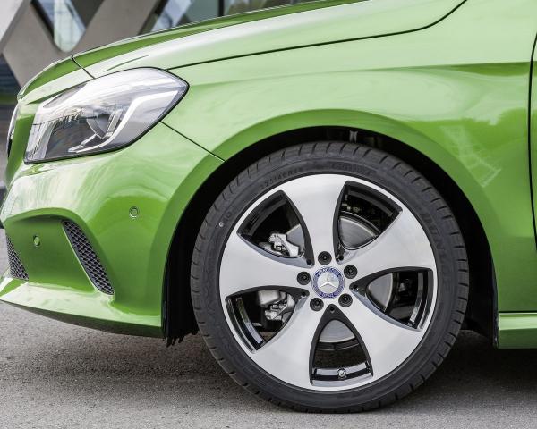 Фото Mercedes-Benz A-класс III (W176) Рестайлинг Хэтчбек 5 дв.