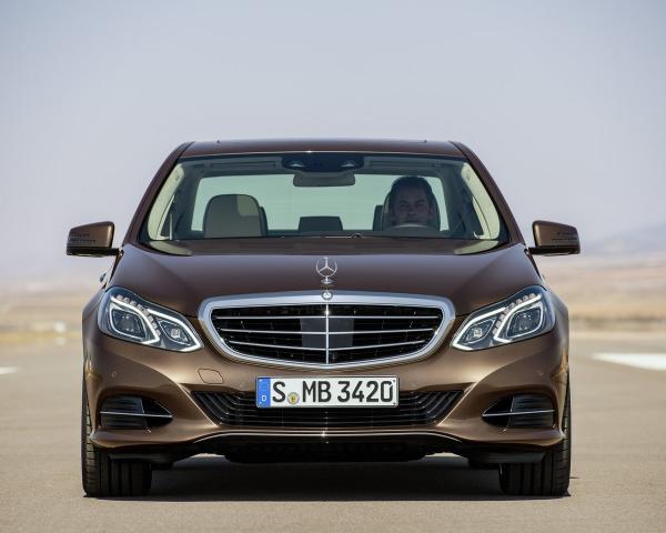 Фото Mercedes-Benz E-класс IV (W212, S212, C207) Рестайлинг Седан