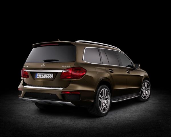 Фото Mercedes-Benz GL-класс II (X166) Внедорожник 5 дв.