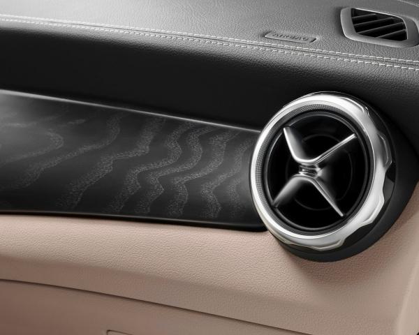 Фото Mercedes-Benz GLA I (X156) Рестайлинг Внедорожник 5 дв.