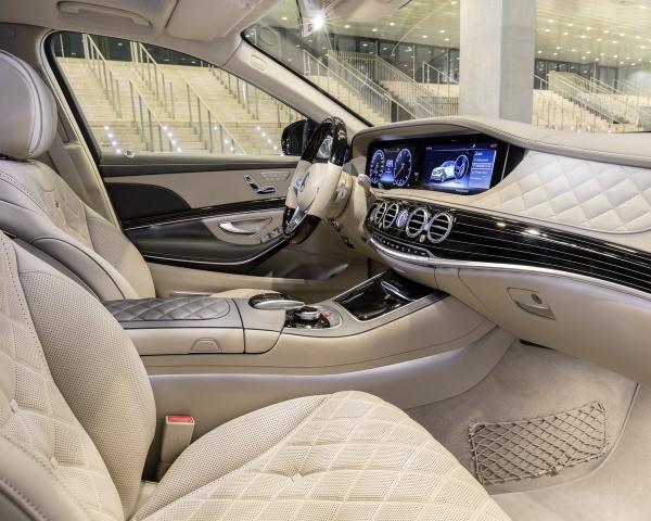 Фото Mercedes-Benz Maybach S-класс I (X222) Рестайлинг Седан