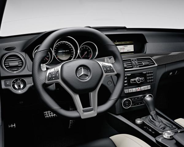 Фото Mercedes-Benz C-класс AMG III (W204) Рестайлинг Универсал 5 дв.