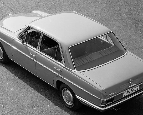 Фото Mercedes-Benz W114 I Седан