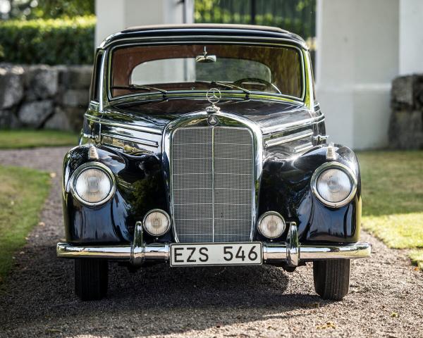 Фото Mercedes-Benz 220 (W187) I Купе