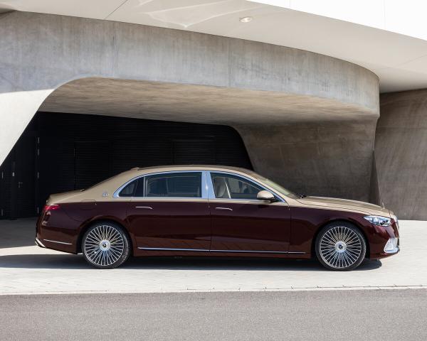 Фото Mercedes-Benz Maybach S-класс II (Z223) Седан