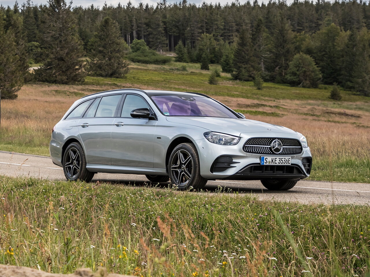 Характеристики 2.0 AT Гибрид, Полный привод, Автомат, 306 л.с.  Mercedes-Benz E-класс 5 поколение (W213, S213, C238) Рестайлинг 2020 -  сегодня, Универсал 5 дв.