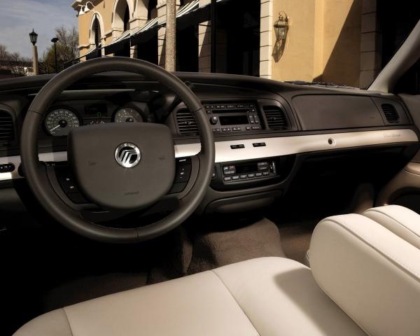 Фото Mercury Grand Marquis IV Рестайлинг Седан