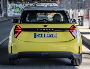 Фото Mini Hatch IV (F66/J01)