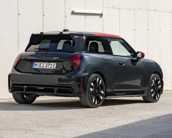 Фото Mini Hatch IV (F66/J01) Хэтчбек 3 дв. JCW Electric