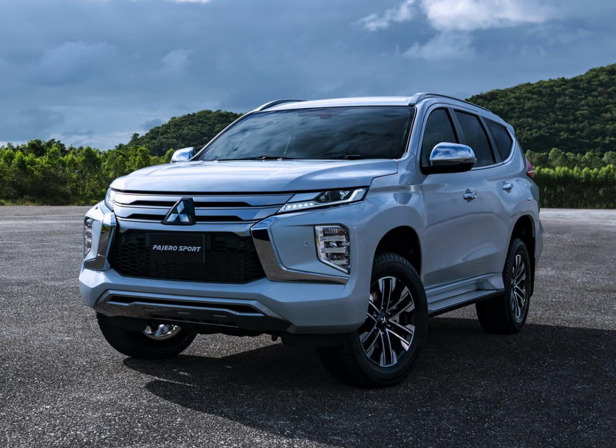 Сравнение Мицубиси Паджеро Спорт и Тойота Ленд Крузер, что лучше Mitsubishi  Pajero Sport или Toyota Land Cruiser