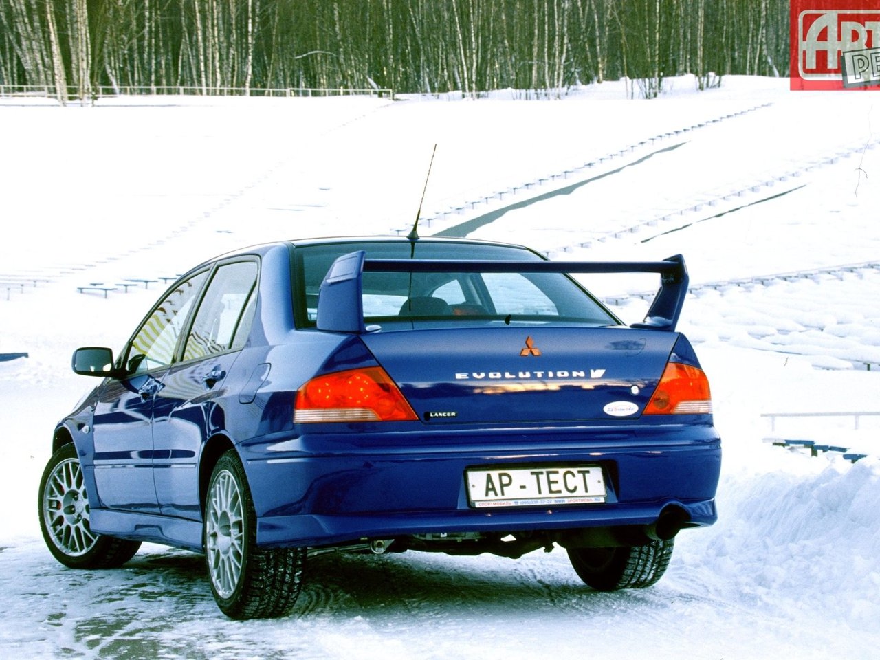 Фото Mitsubishi Lancer Evolution VII