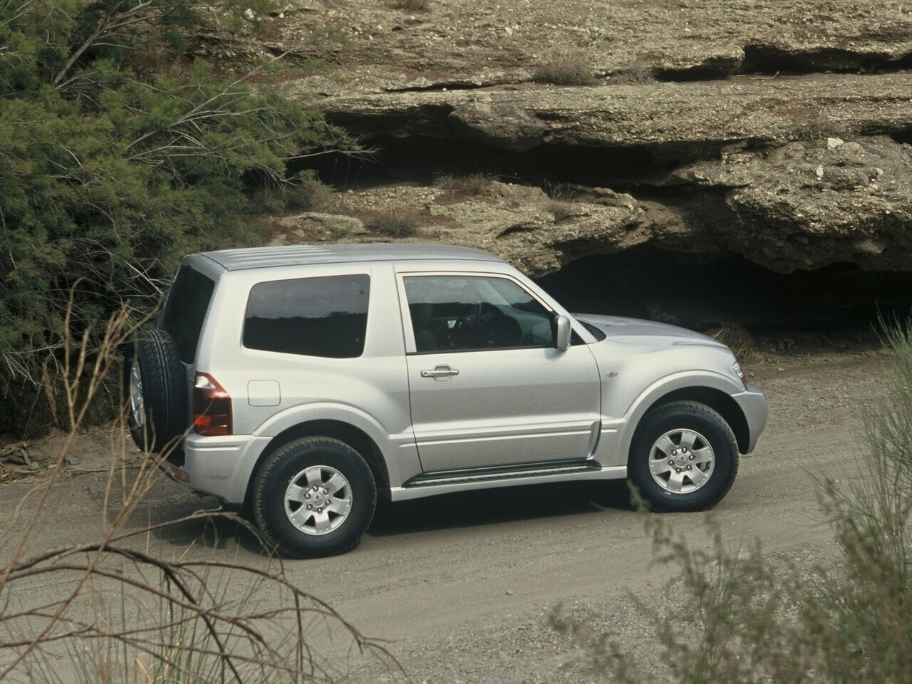 Характеристики 3.2 AT Дизель, Полный привод, Автомат, 175 л.с. Mitsubishi  Pajero 3 поколение Рестайлинг 2002 - 2006, Внедорожник 3 дв.