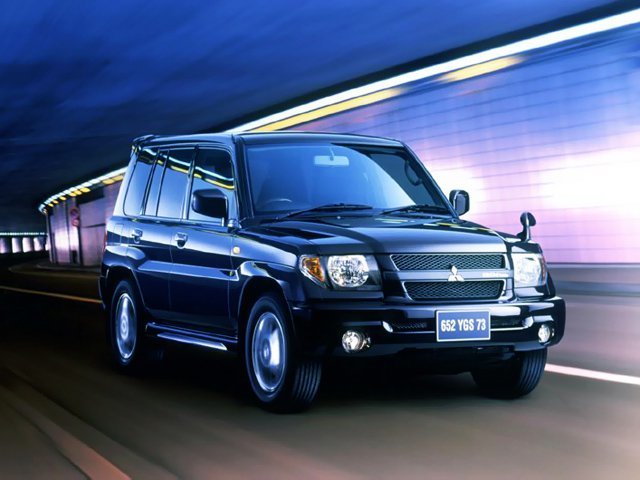 Фото Mitsubishi Pajero iO I