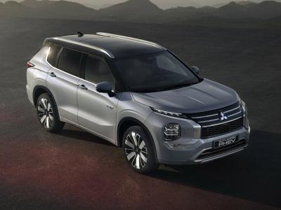 Фото Mitsubishi Outlander IV Рестайлинг Внедорожник 5 дв.