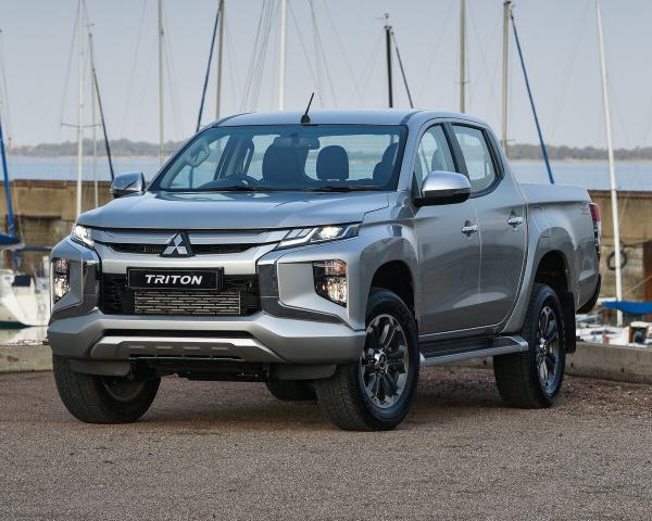 Фото Mitsubishi Triton III Рестайлинг Пикап Двойная кабина