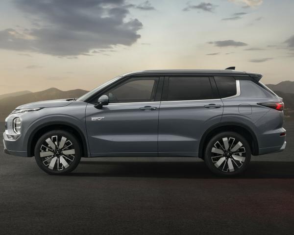 Фото Mitsubishi Outlander IV Рестайлинг Внедорожник 5 дв.