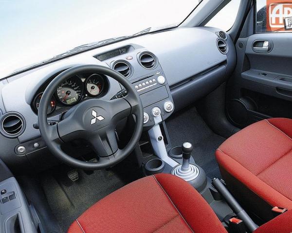 Фото Mitsubishi Colt VI (Z20/Z30) Хэтчбек 5 дв.