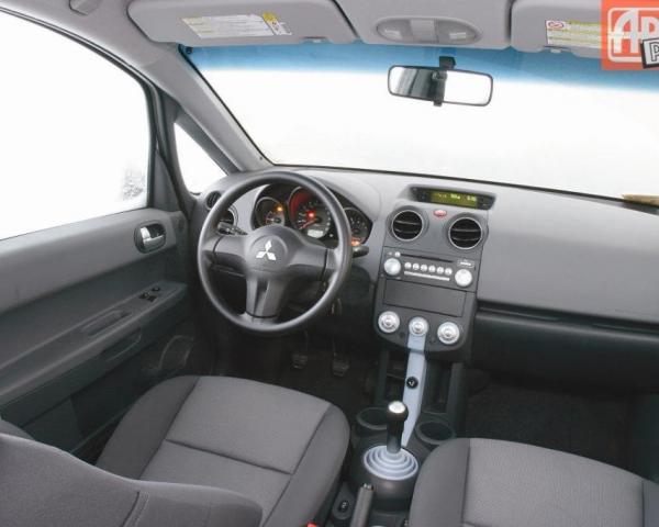 Фото Mitsubishi Colt VI (Z20/Z30) Хэтчбек 5 дв.