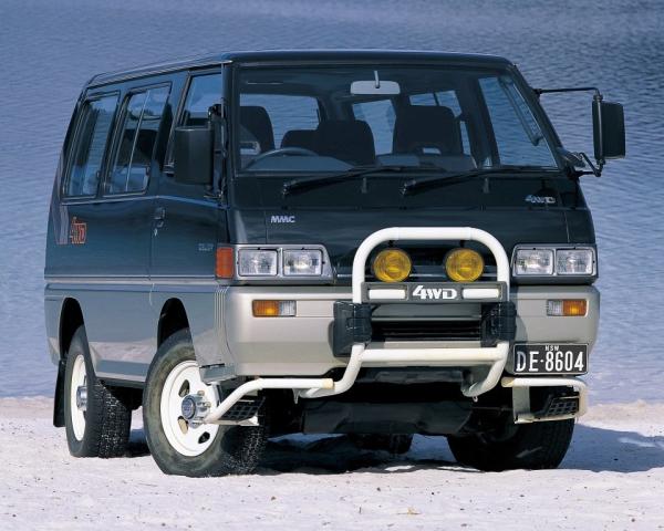 Фото Mitsubishi Delica III Минивэн